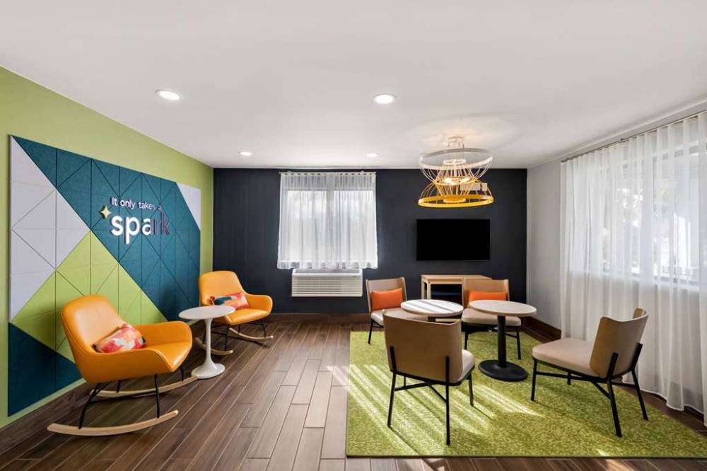 Spark By Hilton Norfolk 3