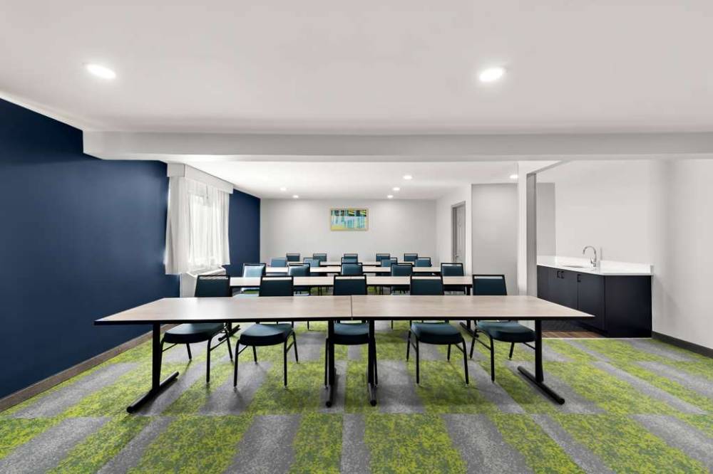 Spark By Hilton Norfolk 2