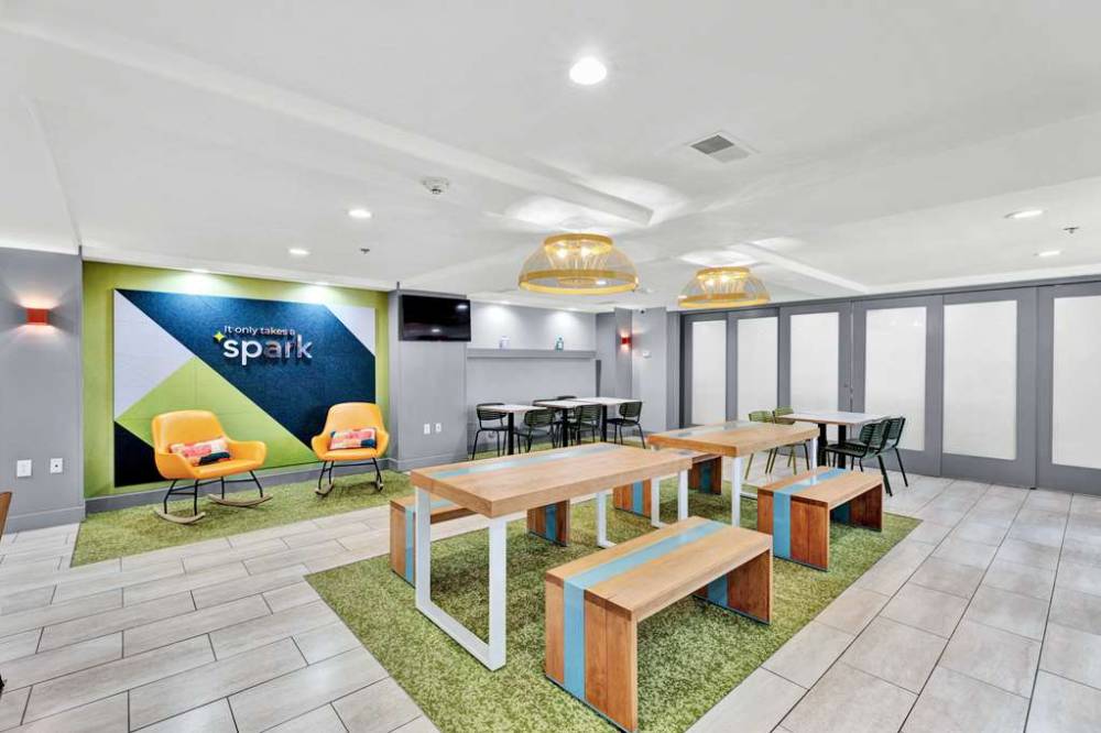 Spark By Hilton Plymouth 5