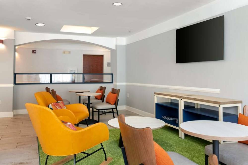 Spark By Hilton Savannah Airport 3