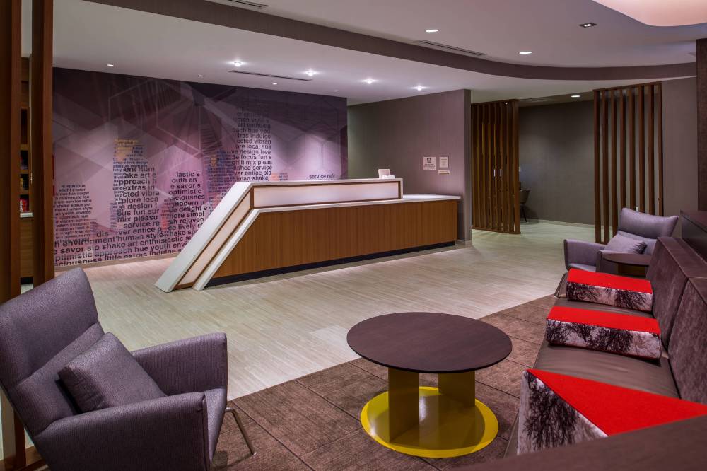 Springhill Suites By Marriott Greensboro Airport 8