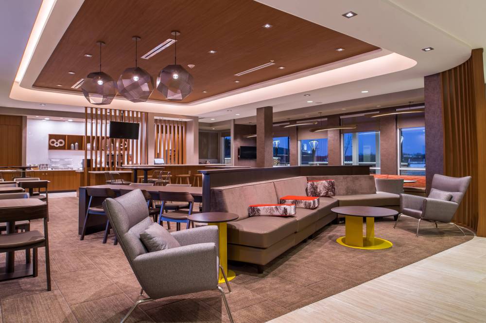 Springhill Suites By Marriott Greensboro Airport 6