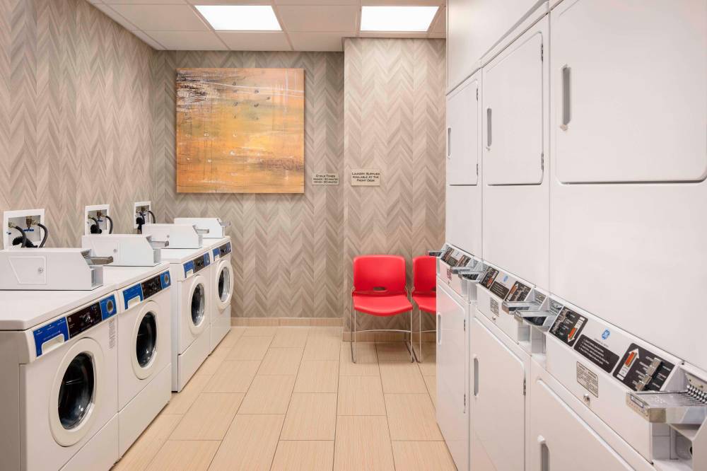 Springhill Suites By Marriott Indianapolis Downtown 5
