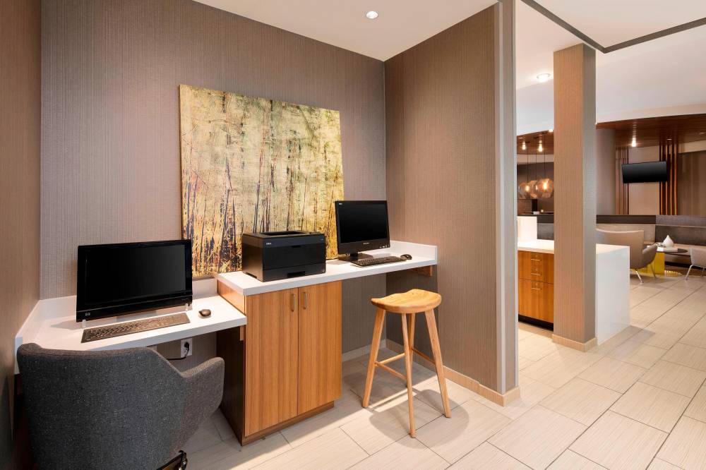 Springhill Suites By Marriott Indianapolis Downtown 3
