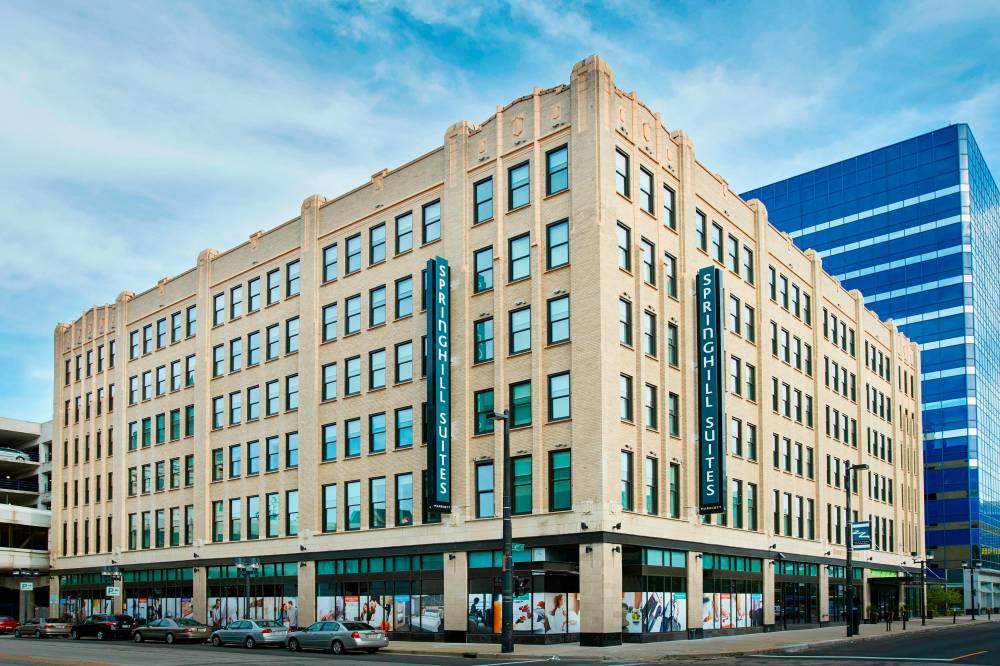 Springhill Suites By Marriott Milwaukee Downtown 4