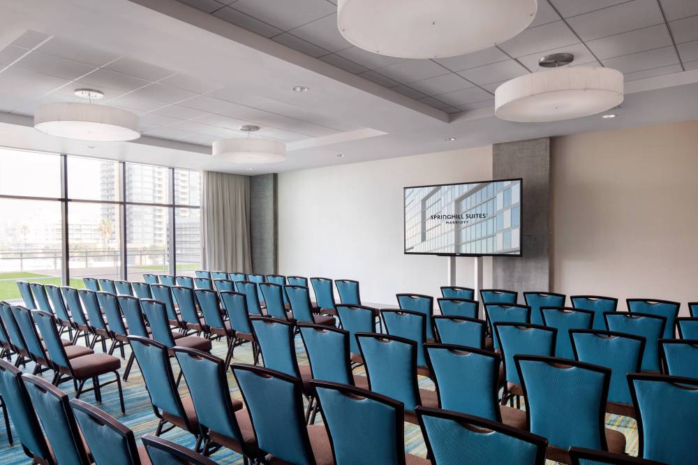 Springhill Suites By Marriott San Diego Downtown Bayfront 10