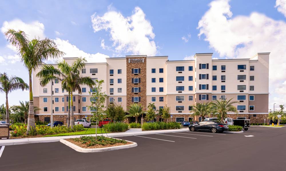 Staybridge Stes Airport West 7