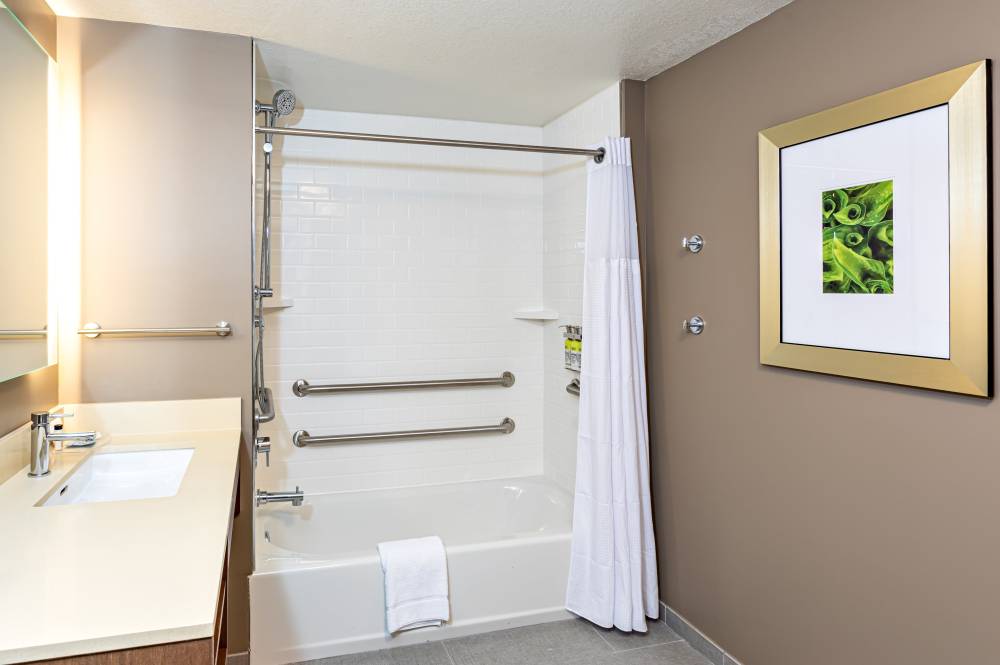 Staybridge Stes Airport West 5