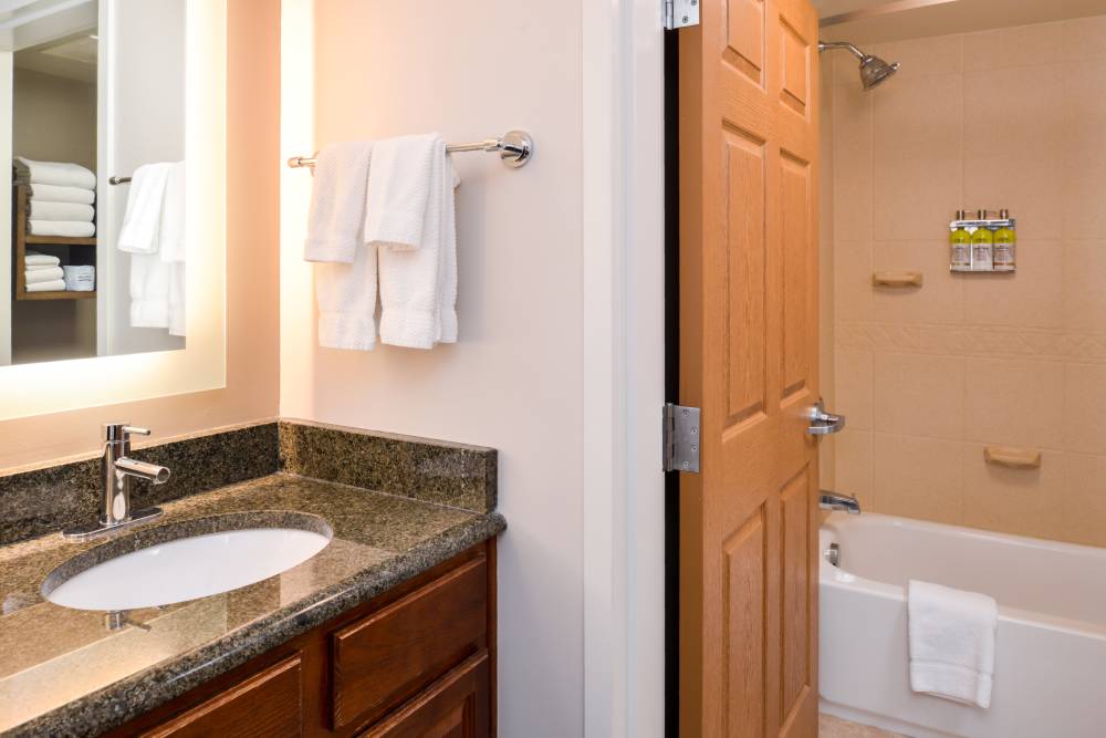 Staybridge Stes Dwtn City Ctr 3
