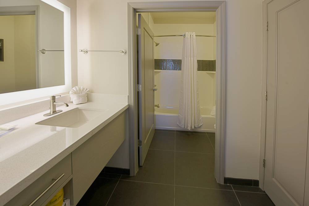 Staybridge Stes Medical Center 6