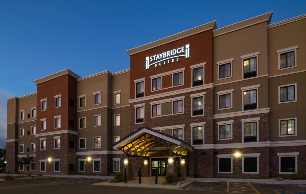 Staybridge Suites Biltmore Area 10