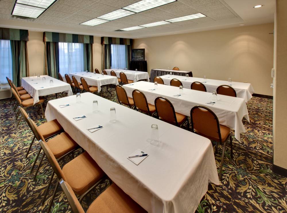Staybridge Suites Rockford 10