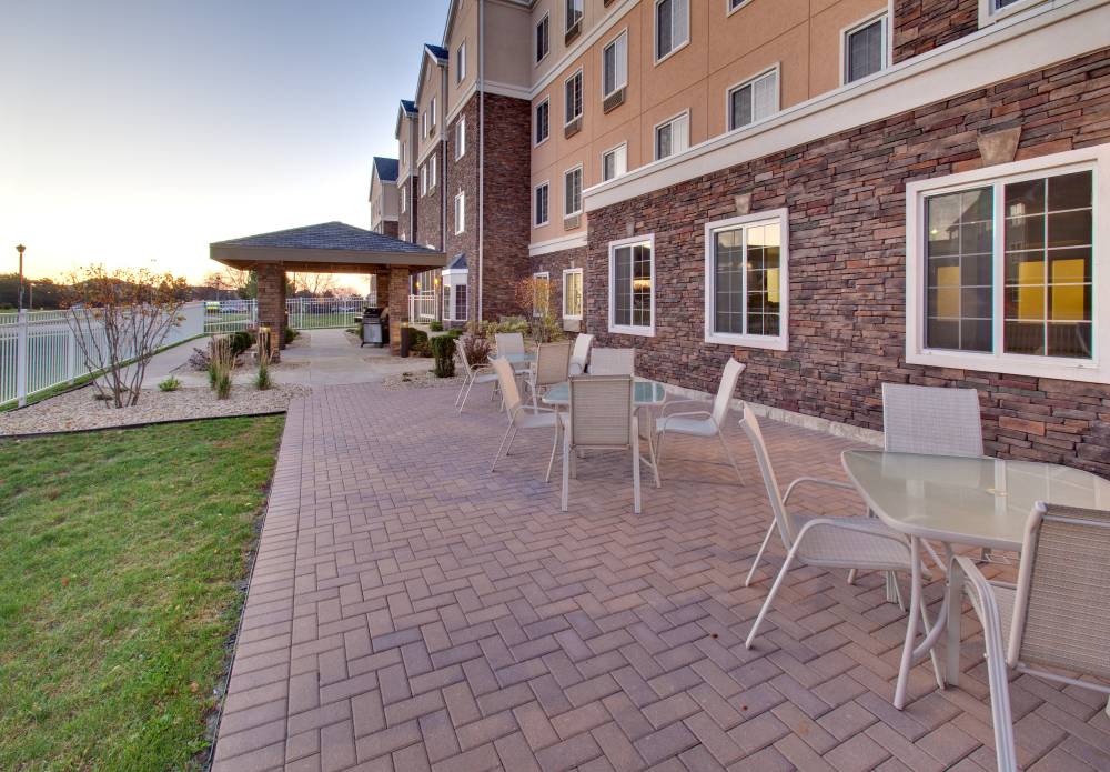 Staybridge Suites Rockford 5