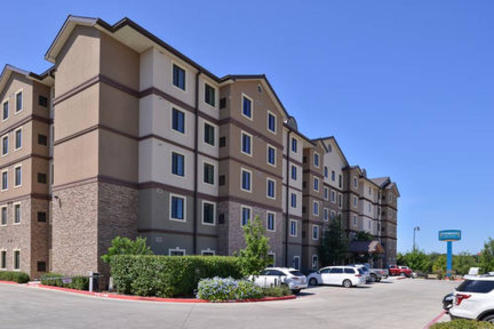 Staybridge Suites Stone Oak 3