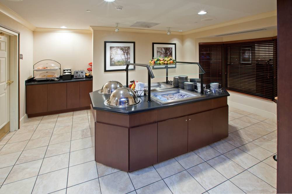 Staybrigde Suites Plainfield 9