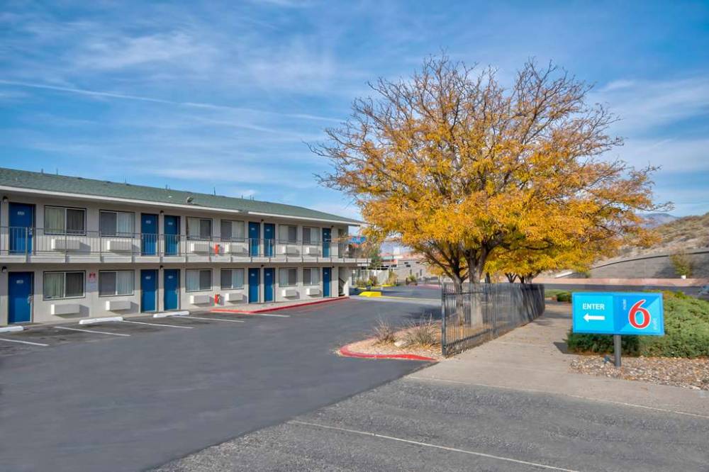 Studio Albuquerque NM Midtown Exterior