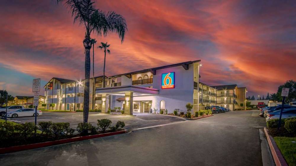 Studio Ontario CA Exterior