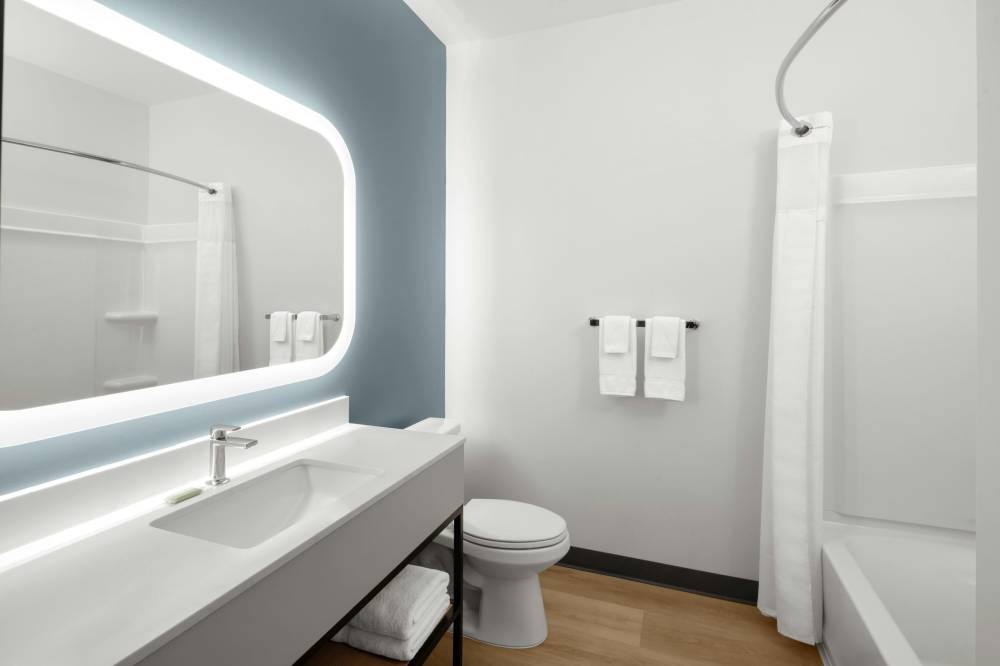 Studiores By Marriott Fort Myers Airport 9