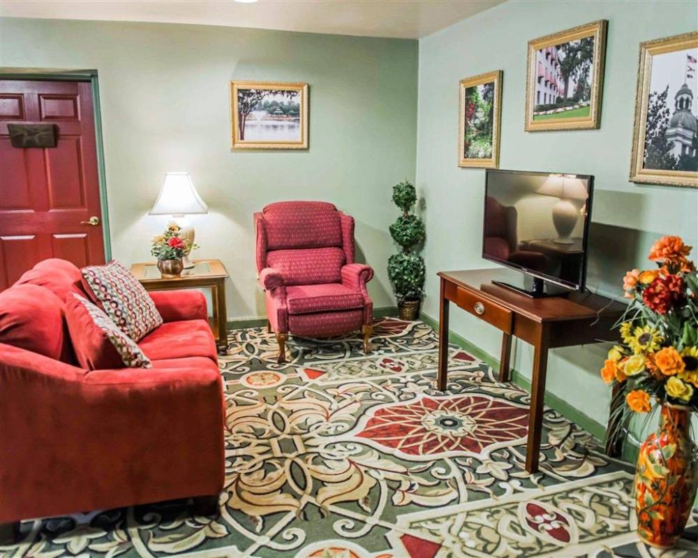 Suburban Extended Stay Hotel 6