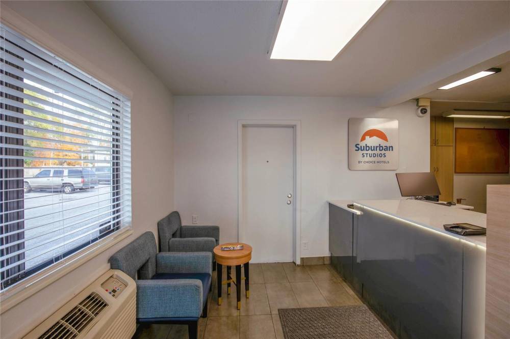 Lobby with sitting area