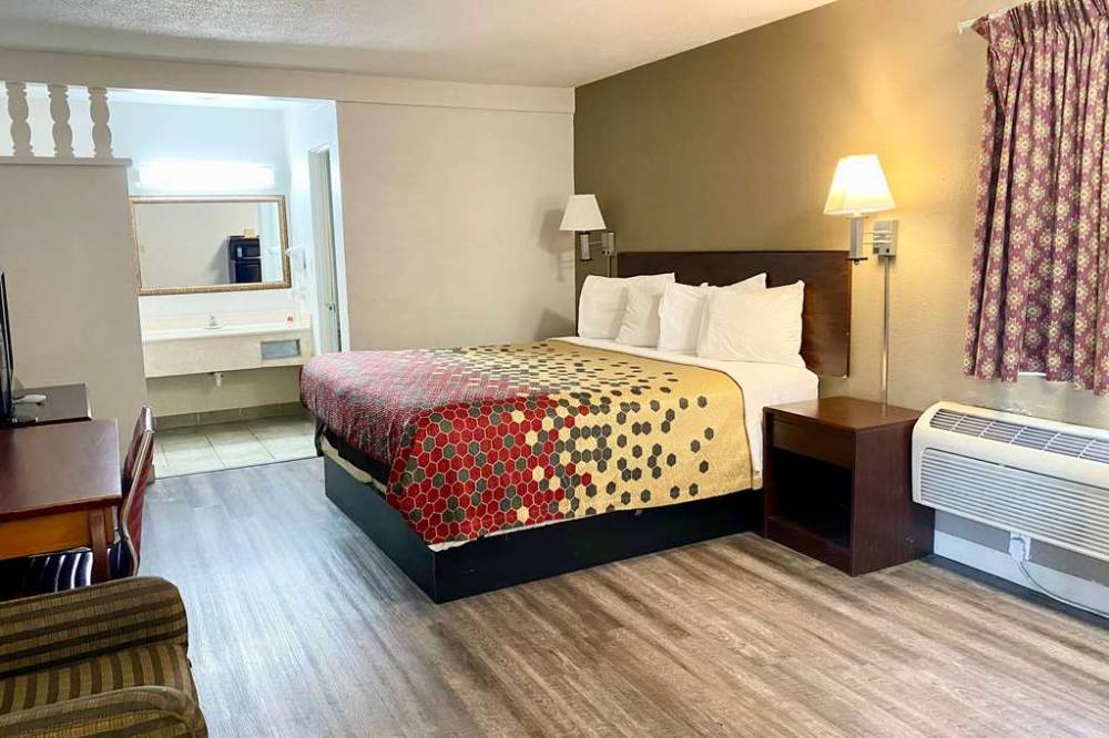 Super 8 By Wyndham Albuquerque Downtown 5