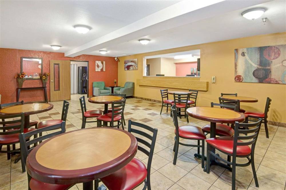 Super 8 By Wyndham Albuquerque West/coors Blvd 3