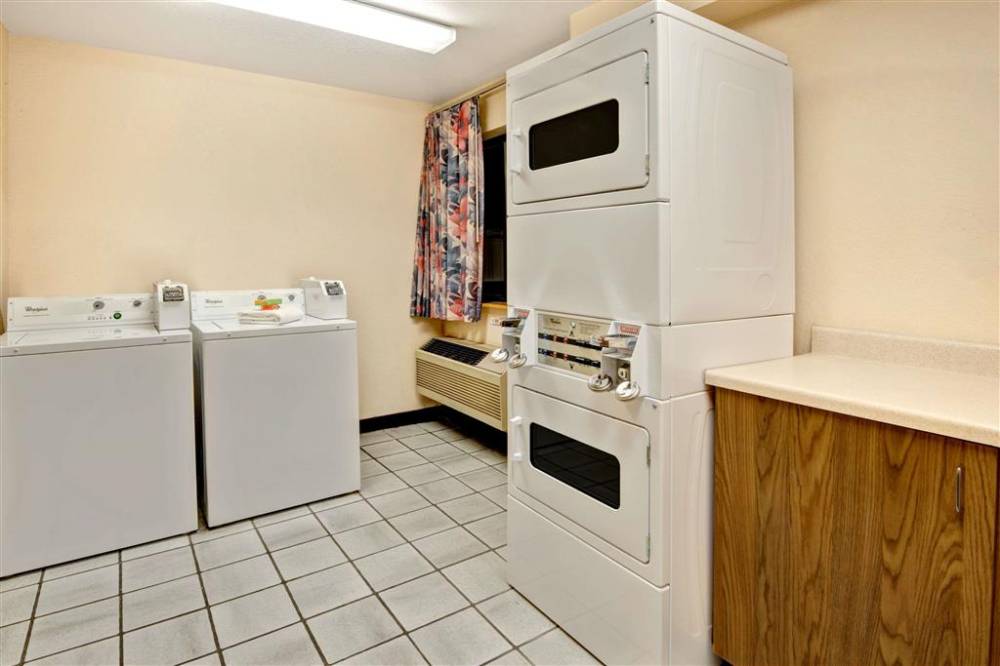 Super 8 By Wyndham Albuquerque West/coors Blvd 5