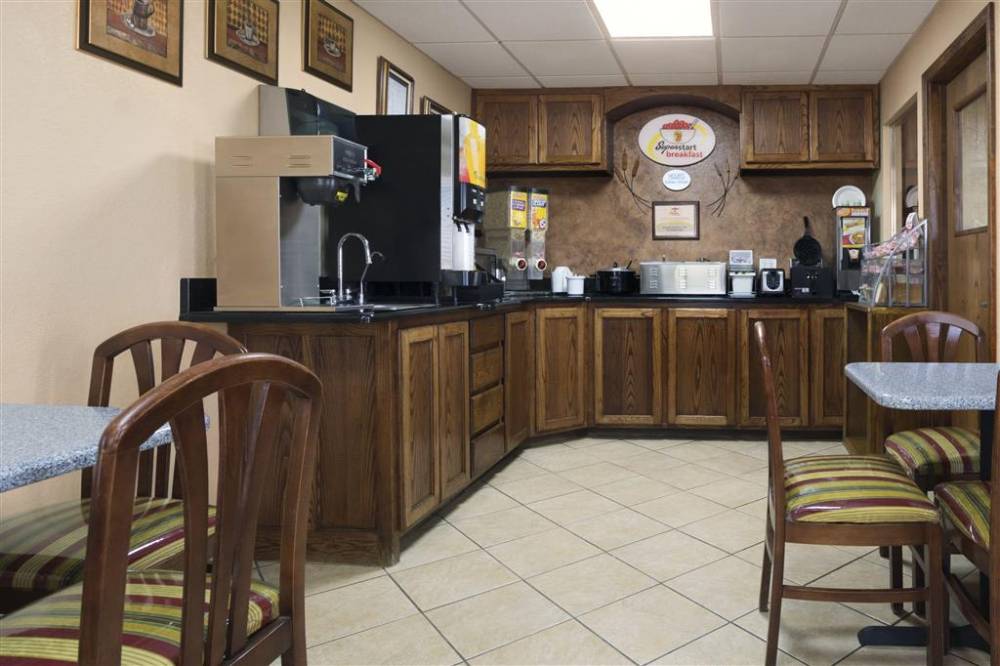 Super 8 By Wyndham Amarillo East 5