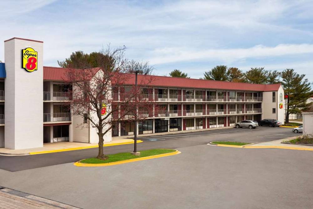 Super 8 By Wyndham Baltimore Northwest 2