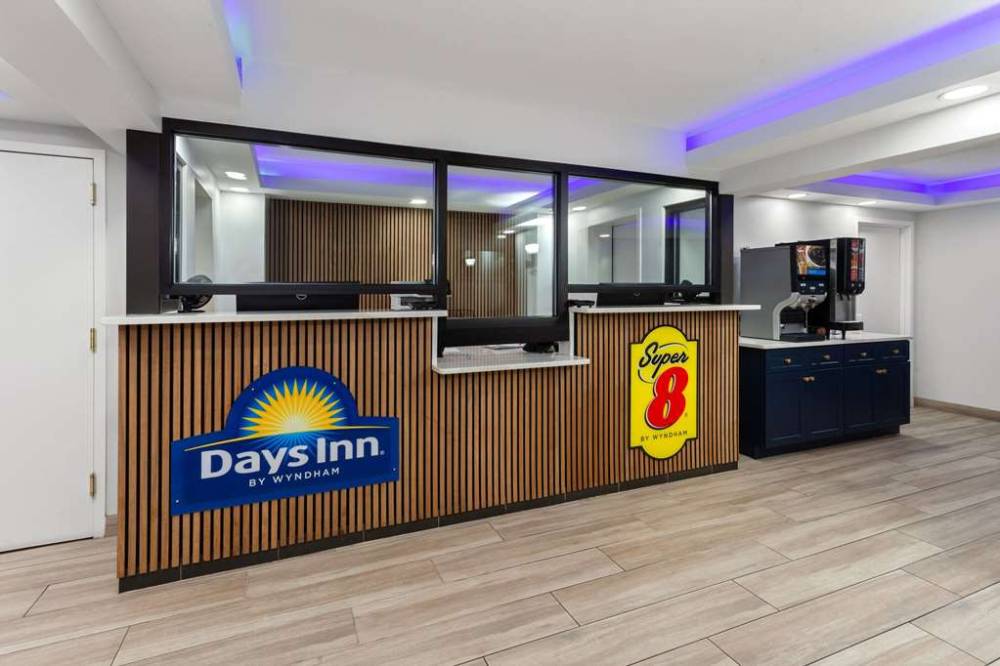 Super 8 By Wyndham Baltimore Northwest 5