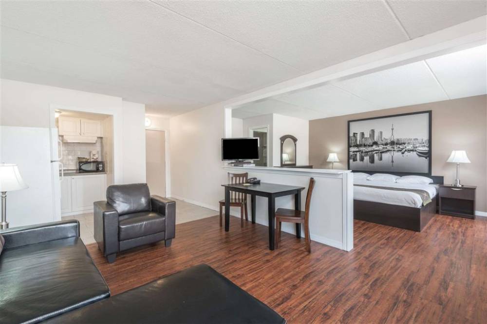 Super 8 By Wyndham Calgary/airport 3