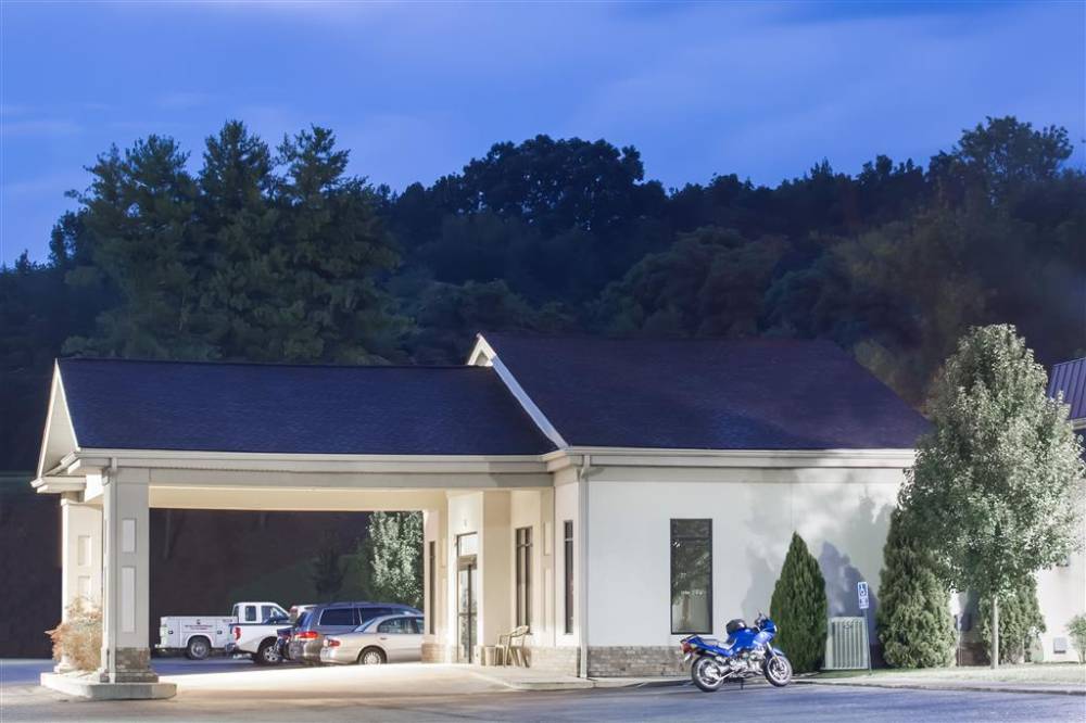 Super 8 By Wyndham Daleville/roanoke 1