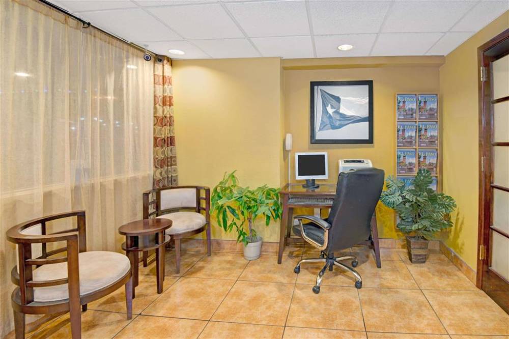 Super 8 By Wyndham El Paso Airport 4