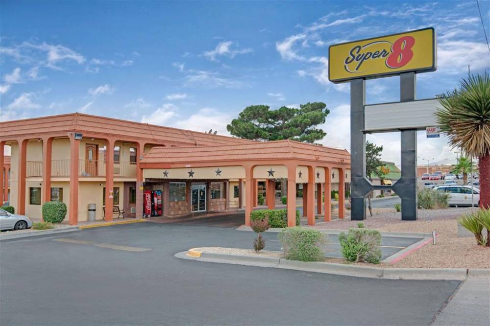 Super 8 By Wyndham El Paso Airport 2