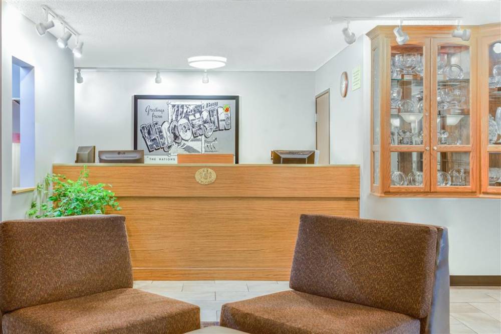 Super 8 By Wyndham Green Bay Near Stadium 2