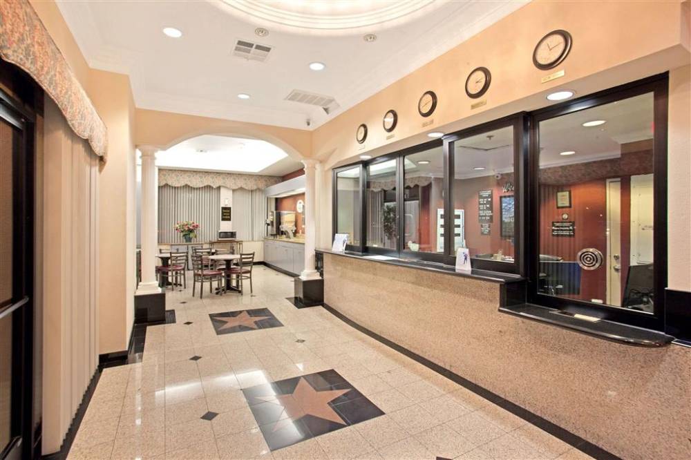 Super 8 By Wyndham Hollywood/la Area 4