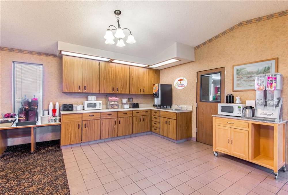 Super 8 By Wyndham Missoula/brooks Street 5