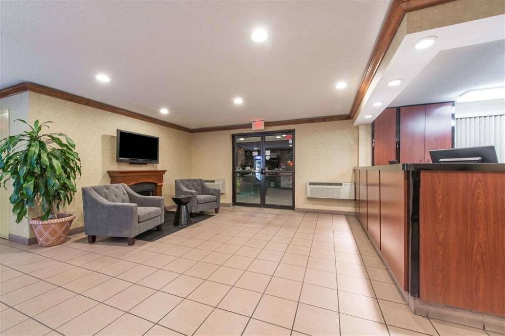 Super 8 By Wyndham Niagara Falls Ny 2