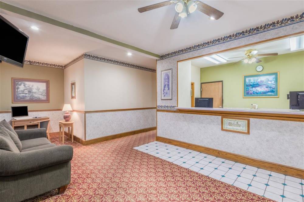Super 8 By Wyndham Platte City/kci Airport North 2