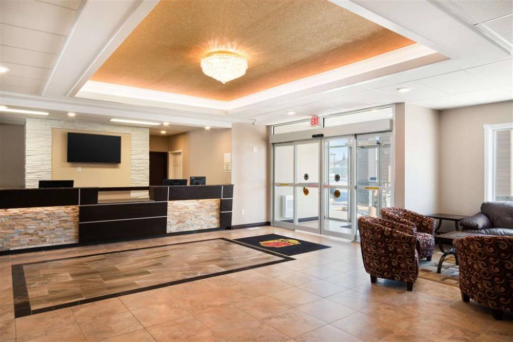 Super 8 By Wyndham Regina 2