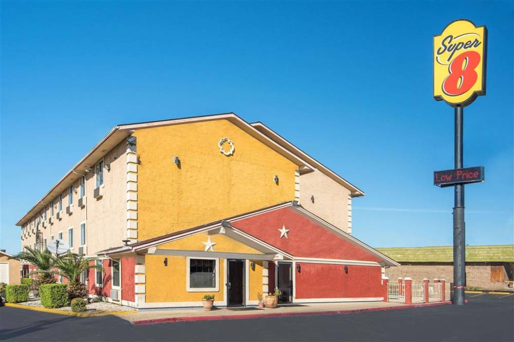 Super 8 By Wyndham San Antonio/i-35 North 3