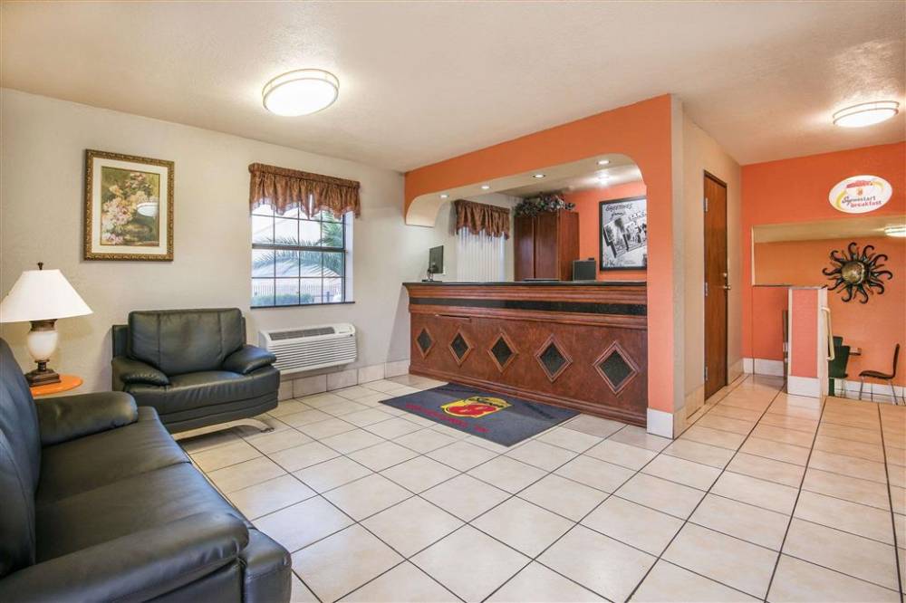 Super 8 By Wyndham San Antonio/i-35 North 5