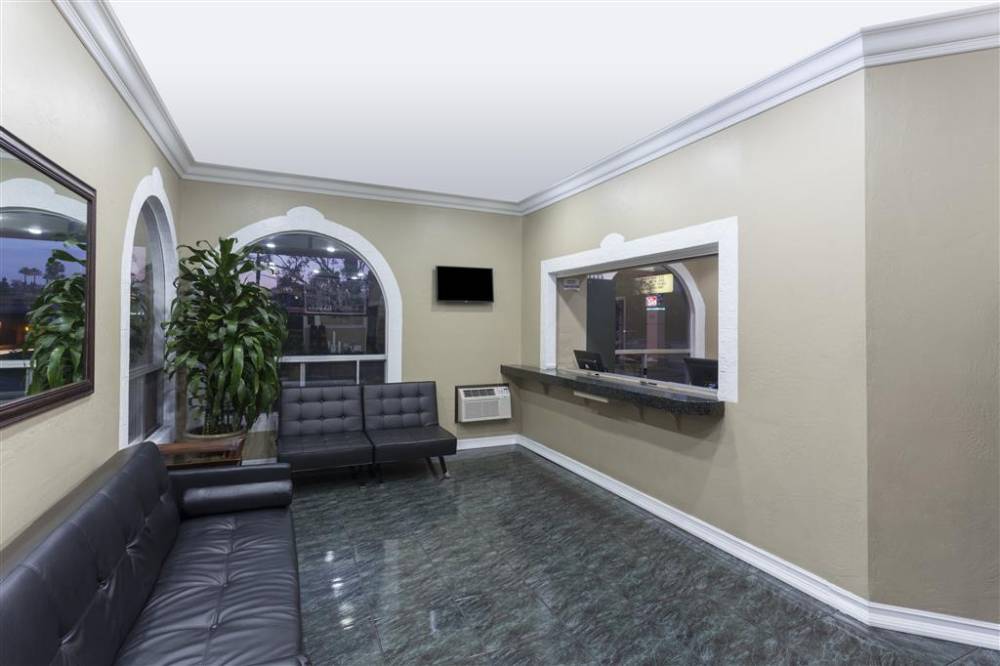 Super 8 By Wyndham San Diego Hotel Circle 2