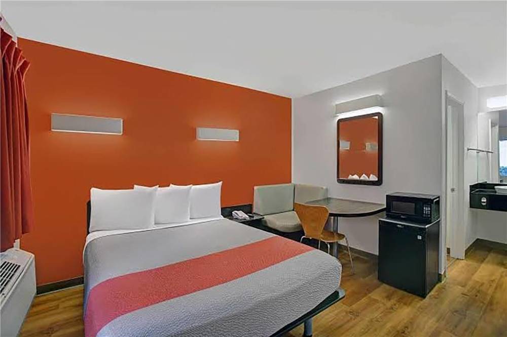 Super 8 By Wyndham Santa Clara 3