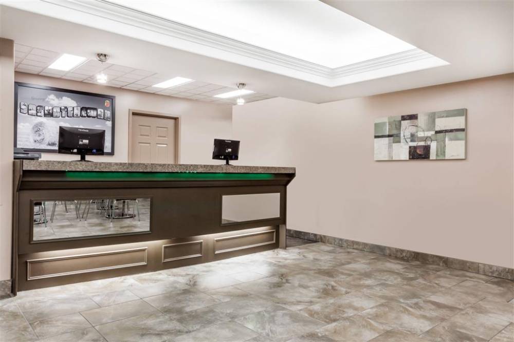 Super 8 By Wyndham Saskatoon Near Saskatoon Airport 3