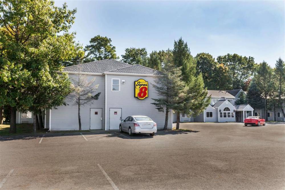 Super 8 SchenectadyAlbany