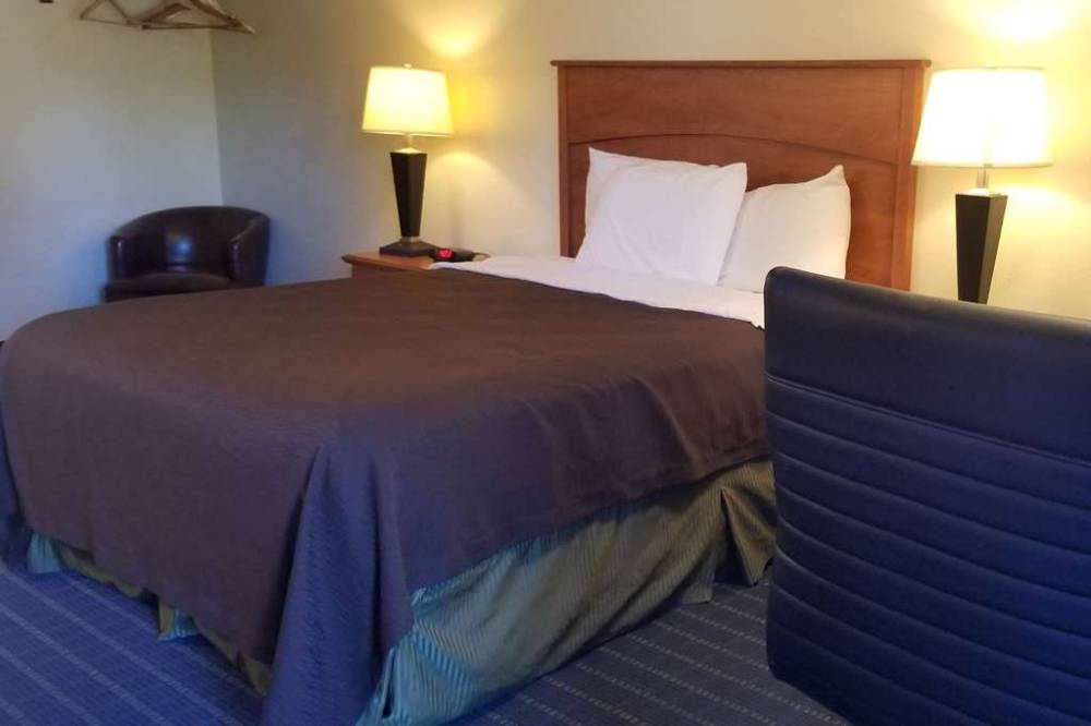 Super 8 By Wyndham Vancouver East 3