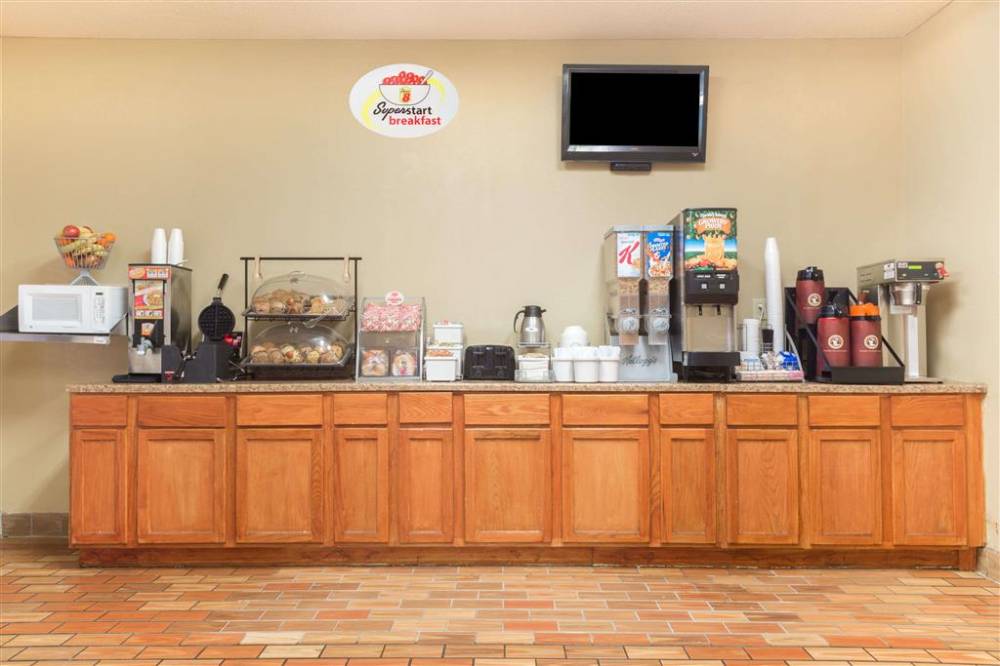 Super 8 By Wyndham Vandalia/dayton International Airport 4