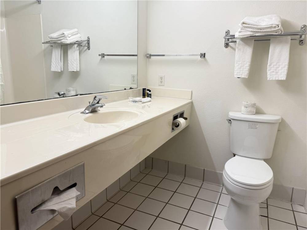 Surestay By Best Western Obetz Rickenbacker Airport 8