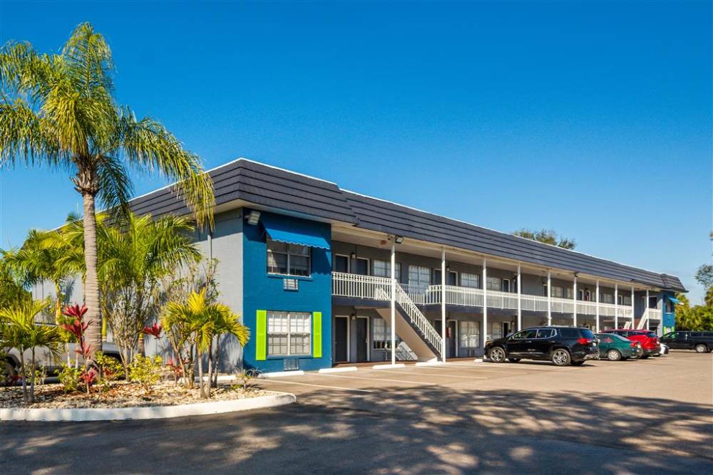 Surestay Hotel By Best Western Sarasota Lido Beach 1
